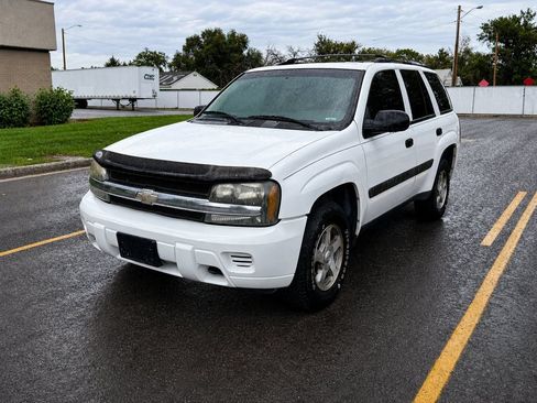 Used 2005 Chevrolet TrailBlazer LS w/ LS Preferred Equipment Group AWD/4WD image 1