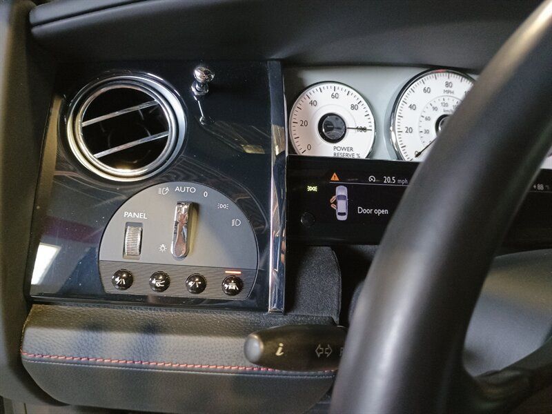 Used 2014 Rolls-Royce Ghost RWD image 23