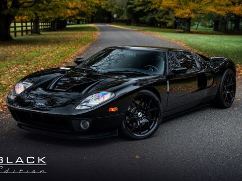 Used 2005 Ford GT RWD image 1