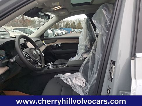 New 2026 Volvo XC90 B6 Plus w/ Protection Package Premier image 10