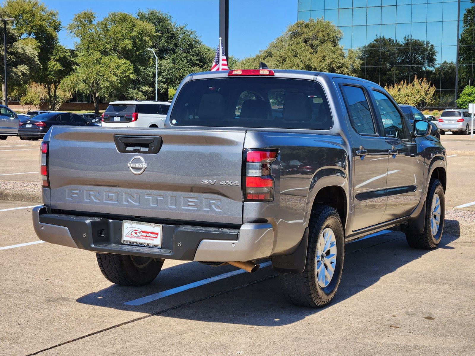 Used 2024 Nissan Frontier SV w/ Technology Package AWD/4WD image 6