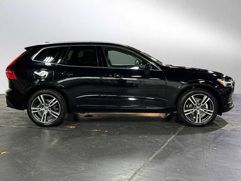 Used 2019 Volvo XC60 T5 Momentum w/ Protection Package Premier AWD/4WD image 2