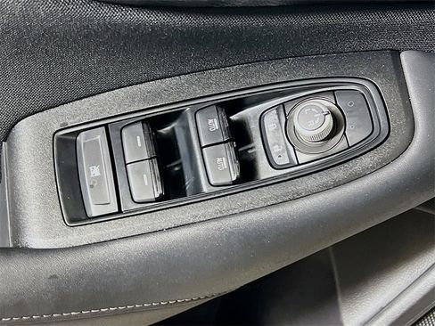 Used 2025 Subaru Outback Premium image 18