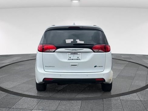 Used 2020 Chrysler Pacifica Touring-L w/ Premium Audio Group image 7