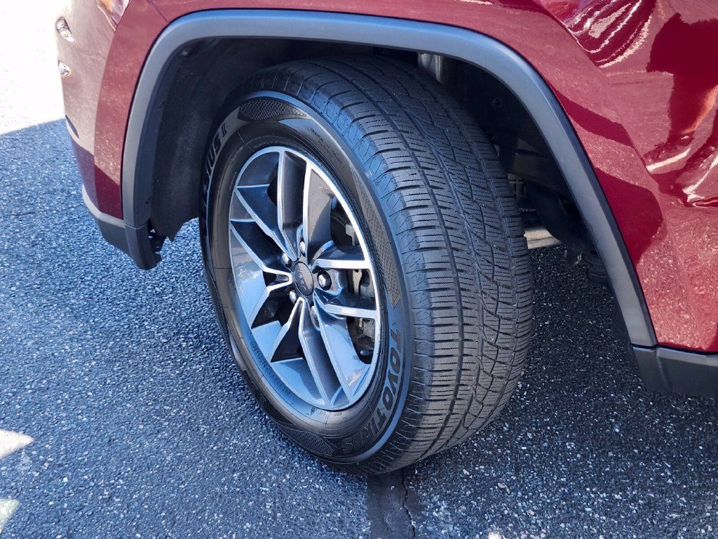 Used 2019 Jeep Grand Cherokee Limited AWD/4WD image 34