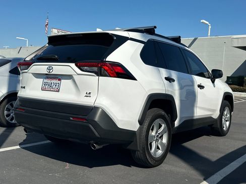 Used 2023 Toyota RAV4 LE AWD/4WD image 3