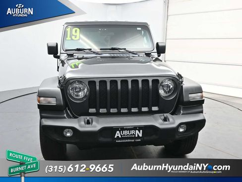 Used 2019 Jeep Wrangler Unlimited Sport S AWD/4WD image 4