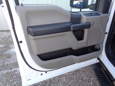 Used 2022 Ford F250 XL w/ Power Equipment Group image 63