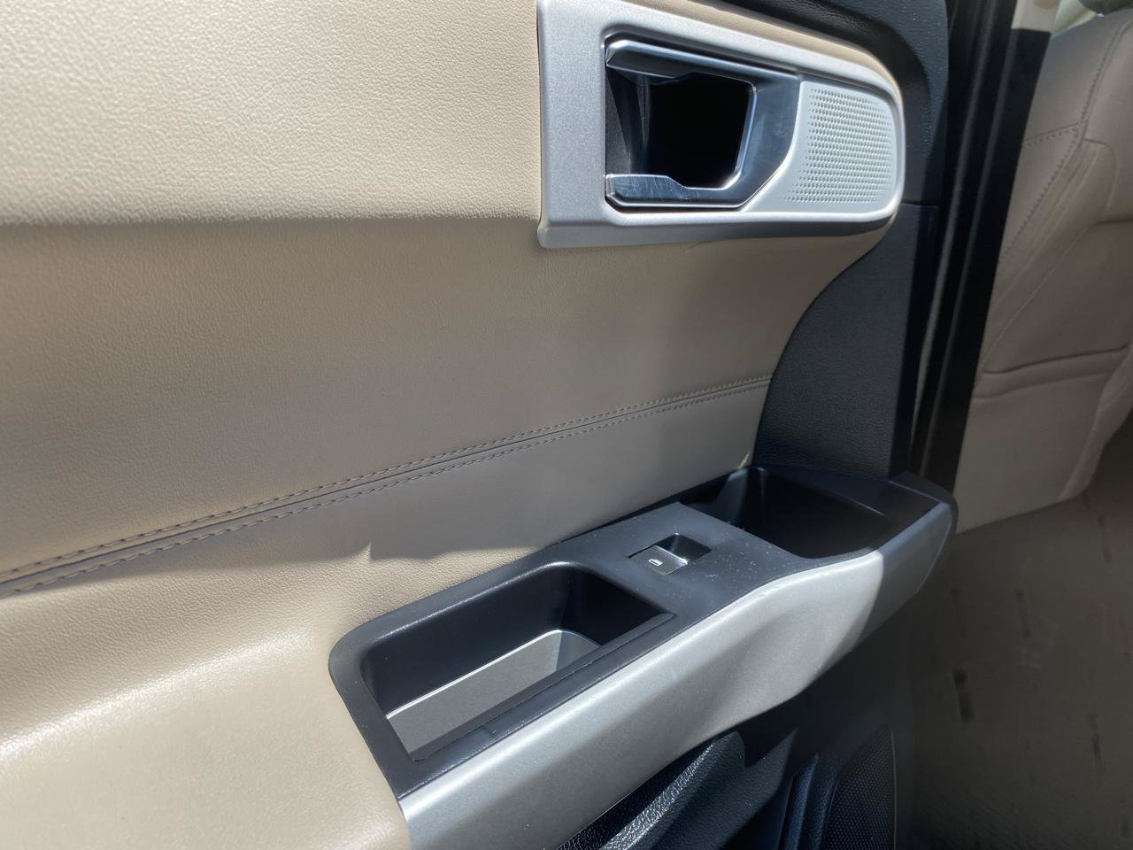 Used 2022 Ford Explorer XLT RWD image 15