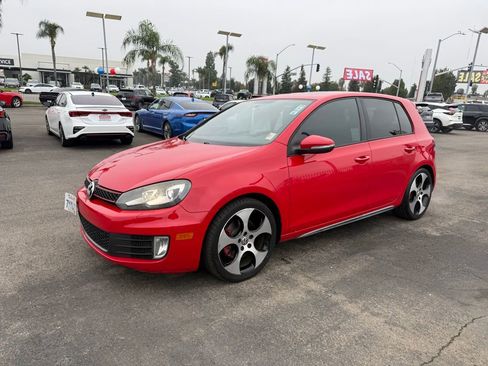 Used 2011 Volkswagen Golf 4-Door image 3