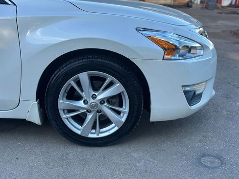 Used 2013 Nissan Altima 2.5 SL w/ Technology Pkg image 3