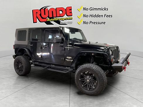 Used 2008 Jeep Wrangler Unlimited Sahara w/ Dual Top Group AWD/4WD image 7