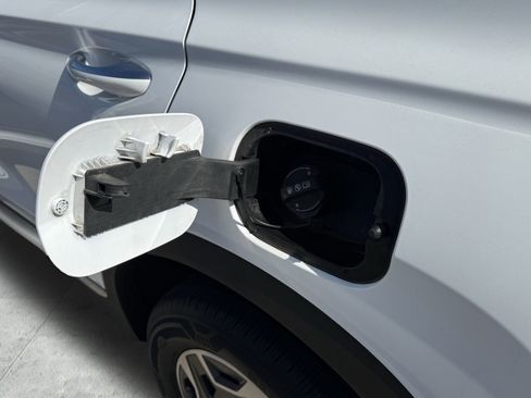 Used 2021 Hyundai Santa Fe Blue image 18