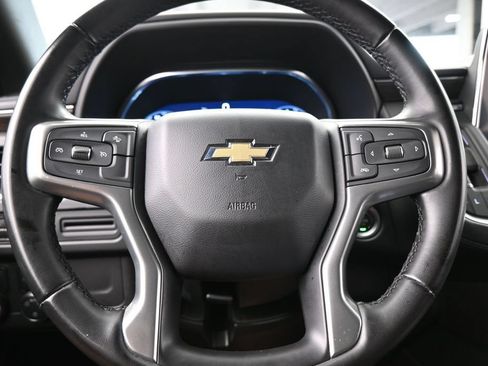 Used 2024 Chevrolet Suburban LT RWD image 27