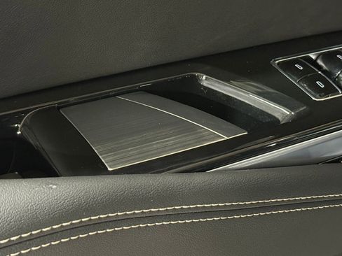 New 2026 Cadillac Escalade ESV Luxury image 11