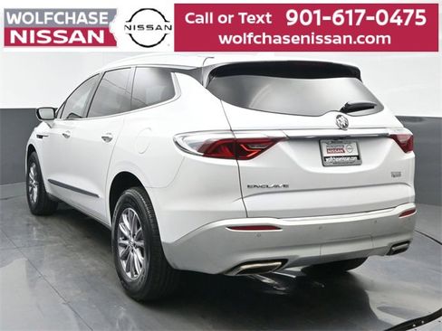 Used 2023 Buick Enclave Essence image 4