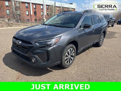 Used 2023 Subaru Outback Premium image 1