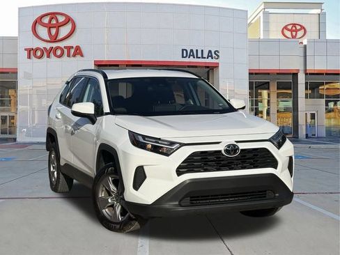 Used 2025 Toyota RAV4 XLE FWD image 1