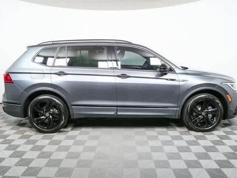 Certified 2023 Volkswagen Tiguan SE R-Line image 22