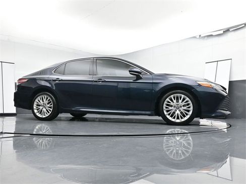 Used 2018 Toyota Camry L image 29