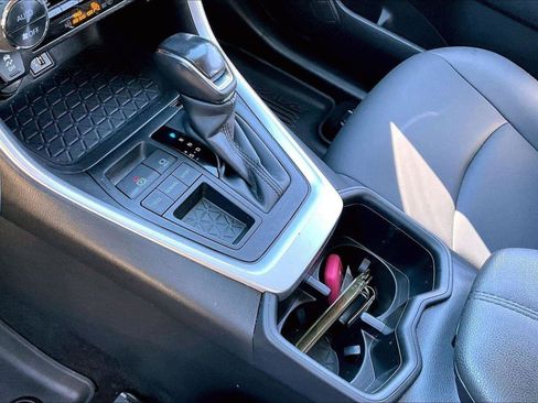 Used 2024 Toyota RAV4 XLE Premium image 13