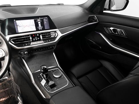 Used 2022 BMW 330i Sedan w/ Driving Assistance Package image 28