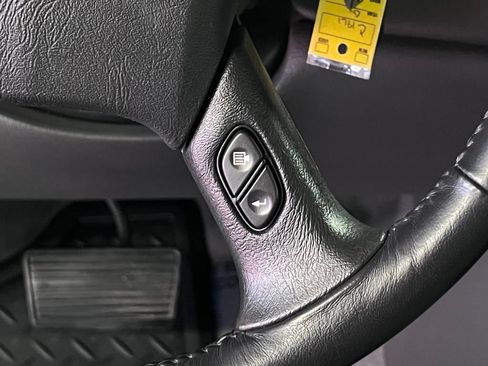 Used 2004 Chevrolet Avalanche Z71 w/ Sun And Sound Package AWD/4WD image 48
