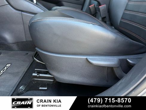 Used 2020 Nissan Kicks SR w/ SR Premium Package image 12