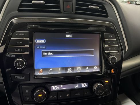 Used 2016 Nissan Maxima SR image 18