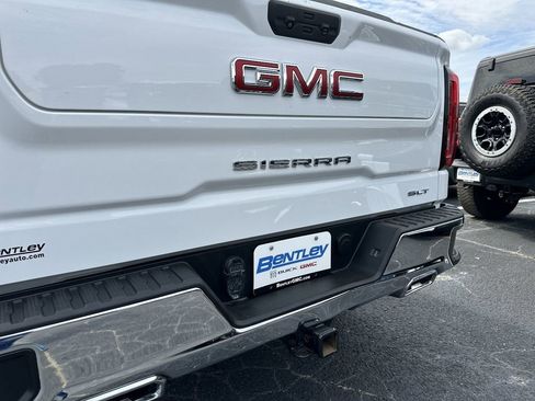 Used 2024 GMC Sierra 1500 SLT w/ SLT Convenience Package AWD/4WD image 13
