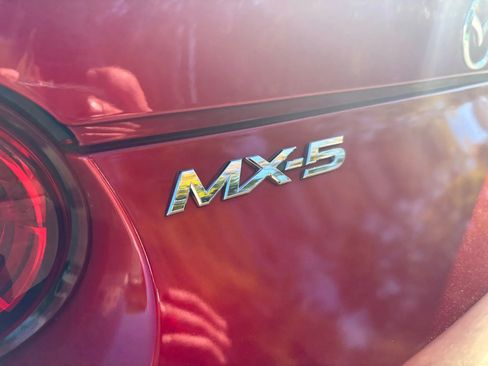 Used 2016 MAZDA MX-5 Miata Sport image 18