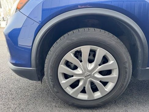 Used 2020 Nissan Rogue S image 10