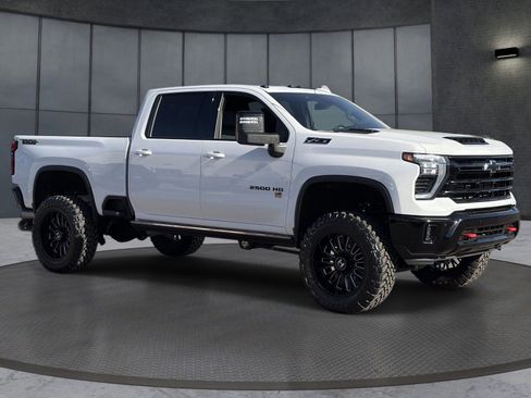 Used 2025 Chevrolet Silverado 2500 LTZ w/ Trail Boss Package AWD/4WD image 8
