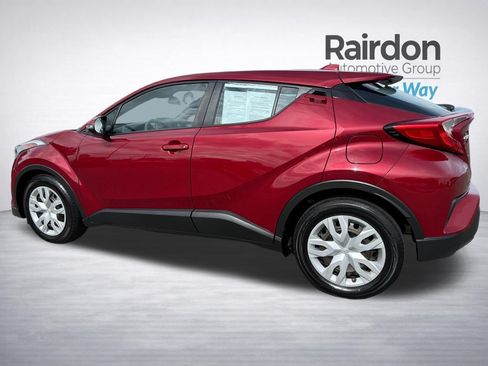 Used 2019 Toyota C-HR LE FWD image 5