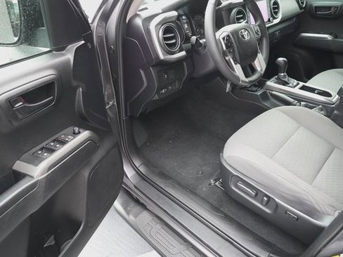 Certified 2022 Toyota Tacoma SR5 image 12