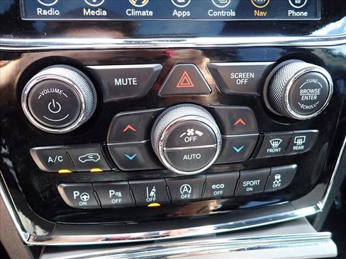 Used 2019 Jeep Grand Cherokee Trailhawk w/ Trailhawk Luxury Group AWD/4WD image 23