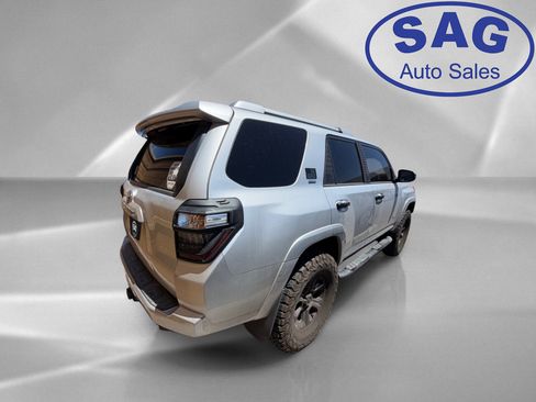 Used 2017 Toyota 4Runner SR5 RWD image 3