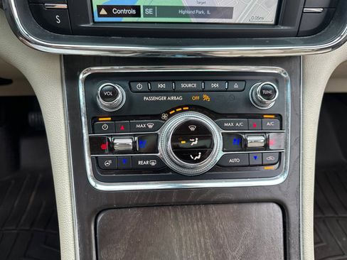 Used 2017 Lincoln Continental Reserve w/ Climate Package image 23