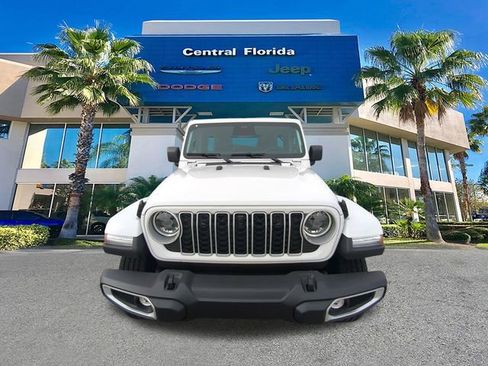 New 2026 Jeep Wrangler Unlimited Sahara AWD/4WD image 3