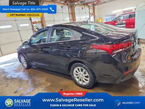 Used 2022 Hyundai Accent SEL image 3