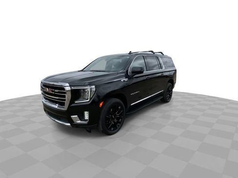 Used 2022 GMC Yukon XL SLT w/ SLT Premium Package image 4