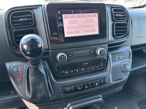 Used 2025 RAM ProMaster 2500 w/ Convenience Group FWD image 18