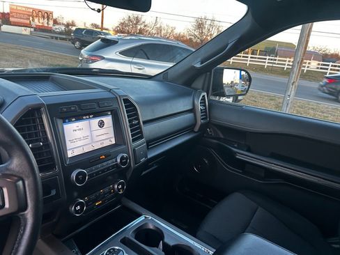 Used 2019 Ford Expedition Max XLT image 12