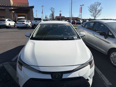 Used 2024 Toyota Corolla LE image 17