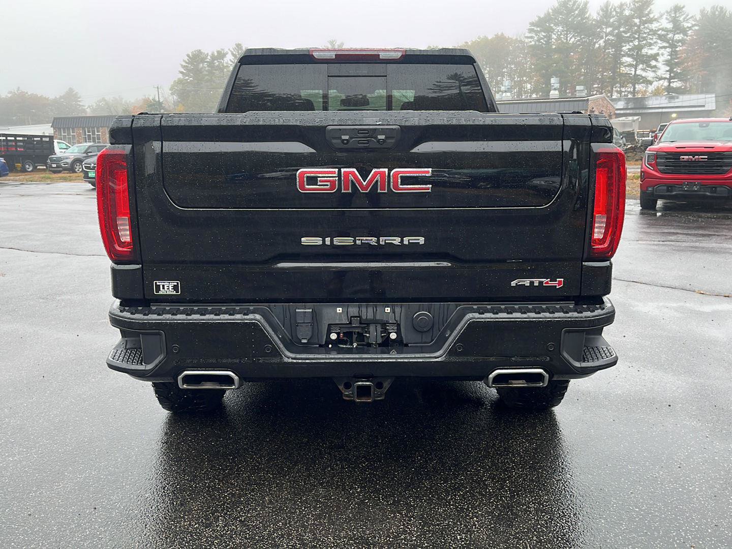 Used 2023 GMC Sierra 1500 AT4 w/ AT4 Preferred Package AWD/4WD image 4