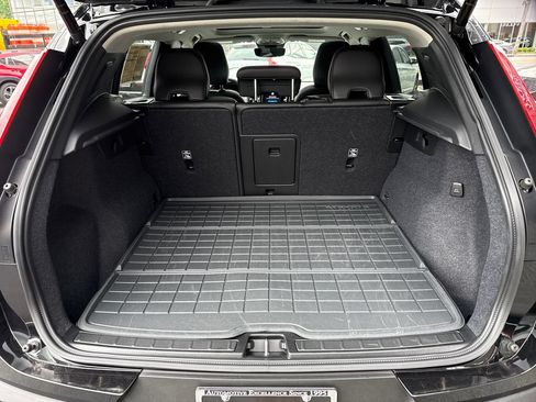 Certified 2026 Volvo XC40 B5 Plus AWD/4WD image 25