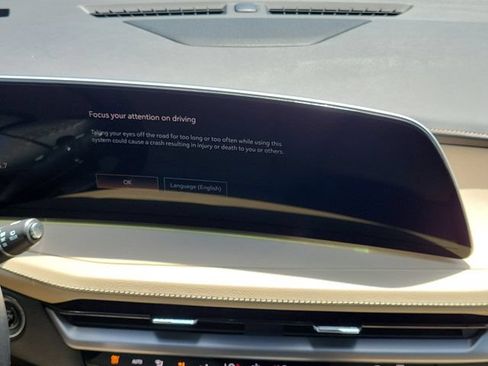 Used 2024 Cadillac XT4 Luxury FWD image 16