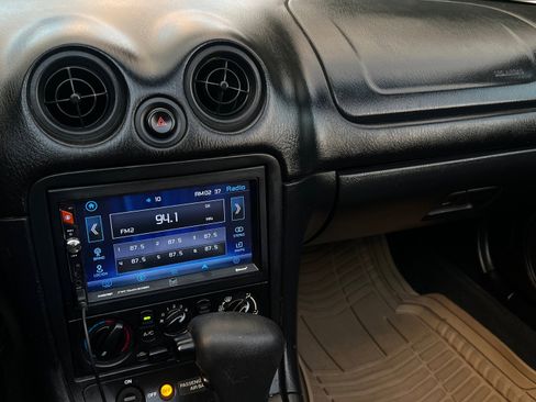 Used 2002 MAZDA MX-5 Miata LS image 75