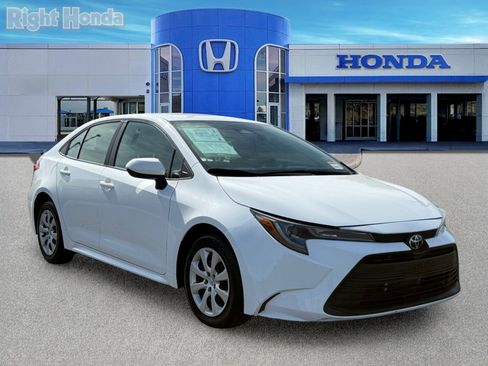 Used 2023 Toyota Corolla LE FWD image 10