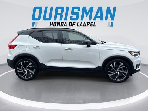 Used 2021 Volvo XC40 T5 R-Design w/ Advanced Package image 9